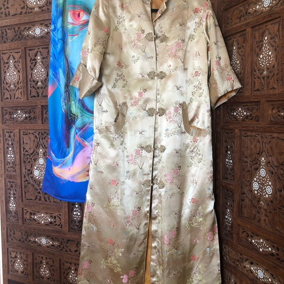 Vintage Asian Robe - Picture 2 of 2